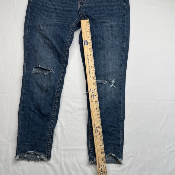 Free People Dark Blue Distressed Cropped Jeans size 27 frayed distressed dark - Picture 2 of 6